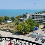 Апартаменты Life